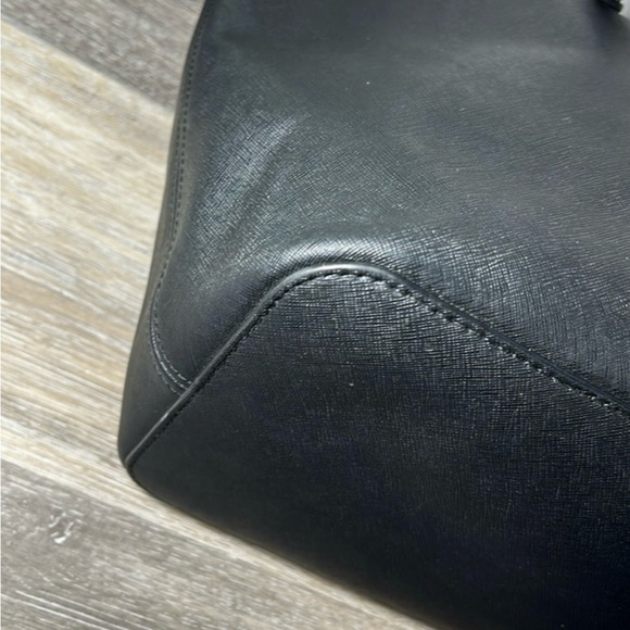 Michael Kors Large Black Jet Set Travel Tote-GUC! - Picture 6 of 12